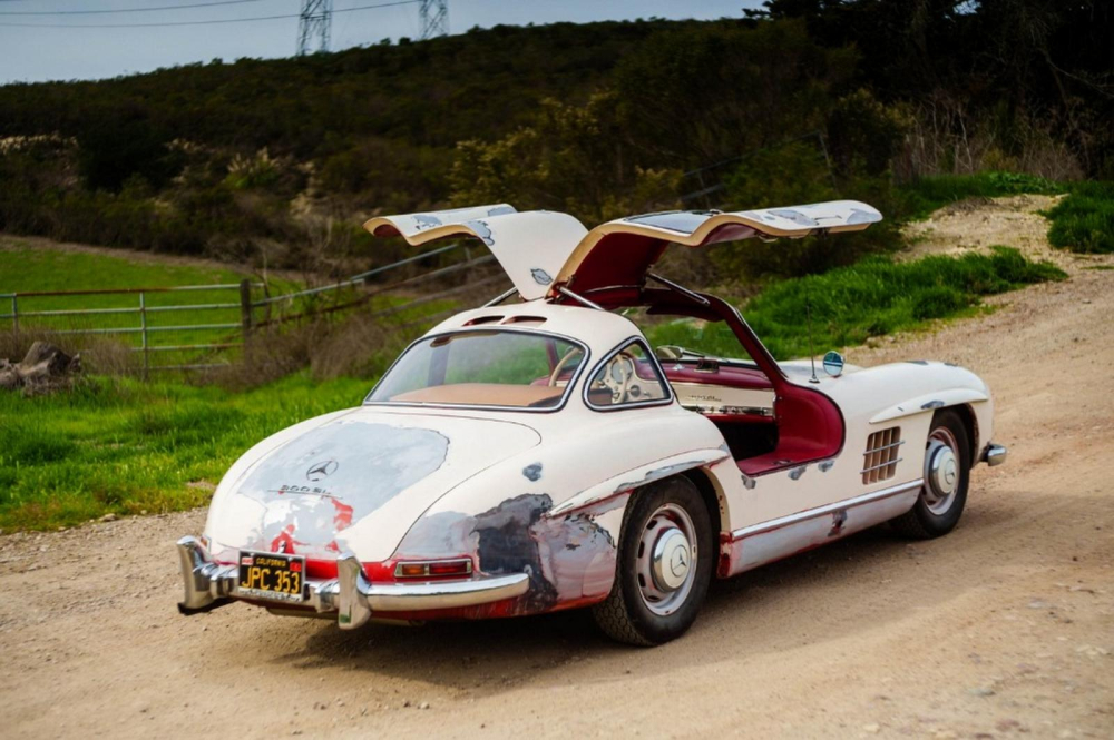 Phía sau của chiếc Mercedes-Benz 300SL Gullwing 1956