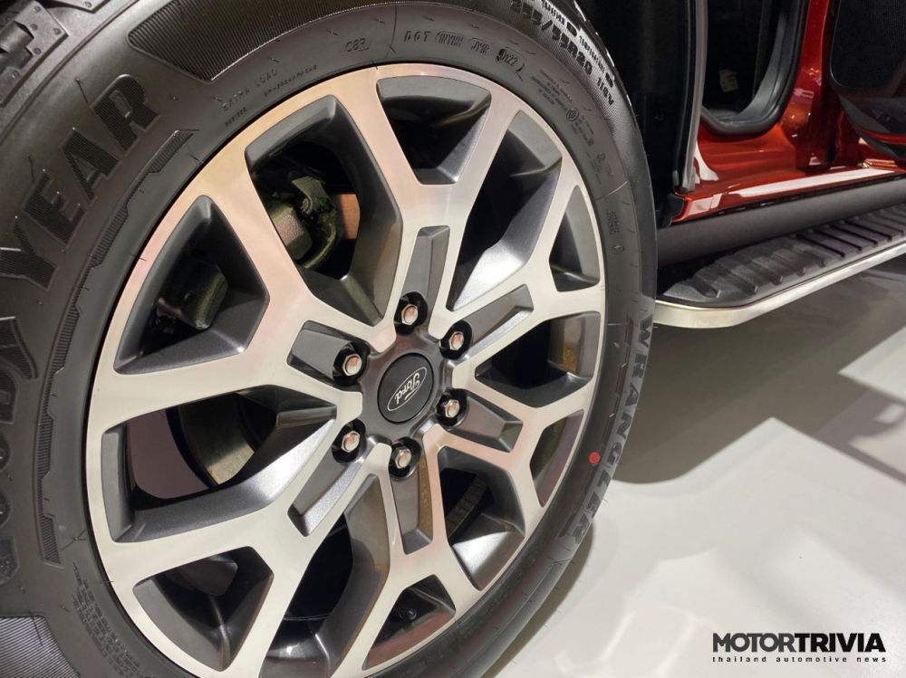 Vành 18 inch của Ford Ranger 2022 bản Sport
