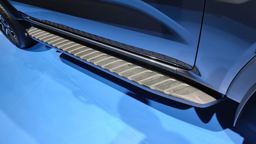 Bệ bước chân bên sườn của Ford Ranger 2022