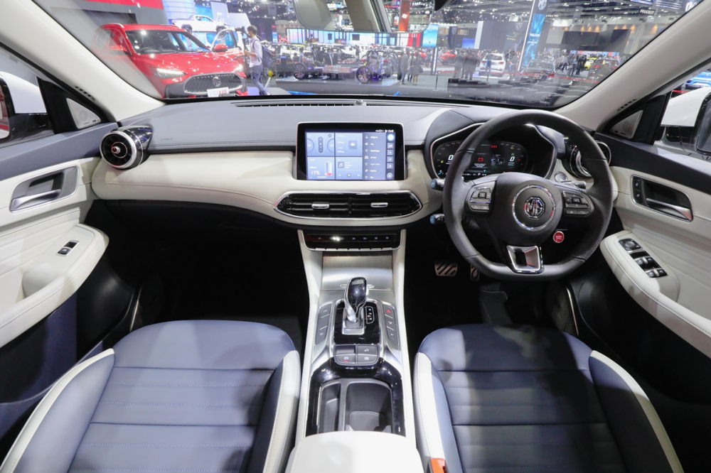 MG HS 2022 dùng màn hình trung tâm 10 inch MG HS 2022 dùng màn hình trung tâm 10 inch