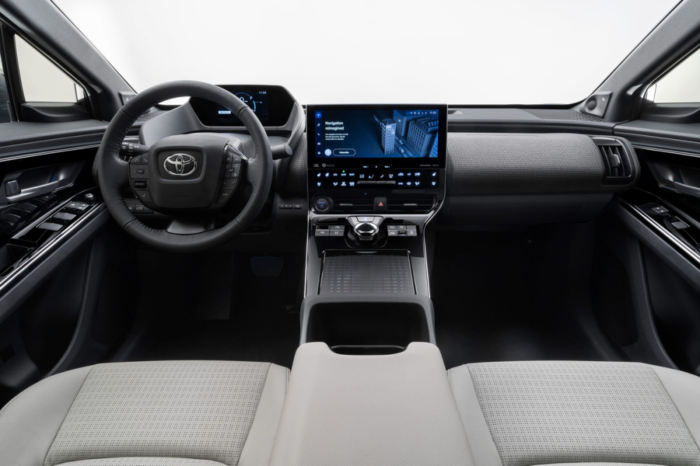 Nội thất b&ecirc;n trong Toyota bZ4X 2022