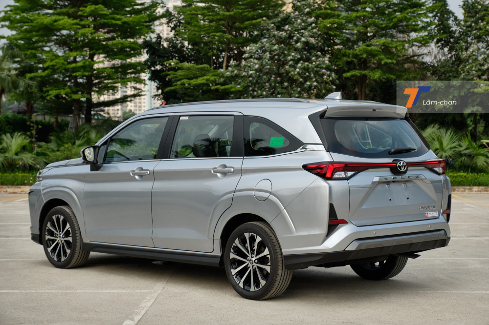 Kích thước tổng thể (D x R x C) của Toyota Veloz Cross 2022 là 4.475 x 1.750 x 1.700 mm.