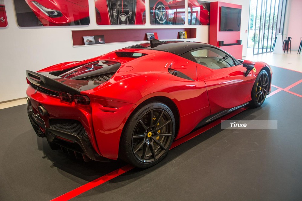 Ferrari SF90 Stradale Ferrari SF90 Stradale