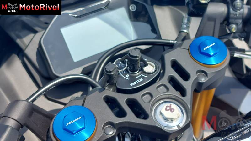 Yamaha R15 V4