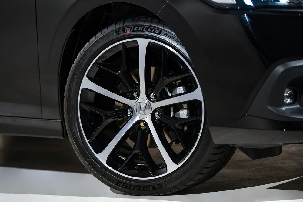 Vành hợp kim 18 inch của Honda Civic e:HEV 2022