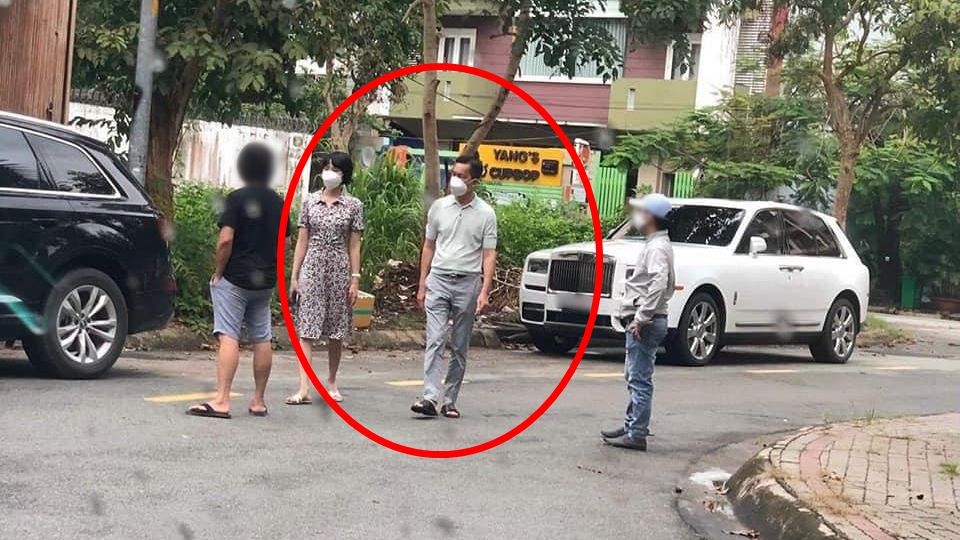Còn đây là Còn đây là nhân tình khiến đại gia U60 Hồ Nhân say như điếu đổ, ngày nào cũng cặp kè cạnh nhau