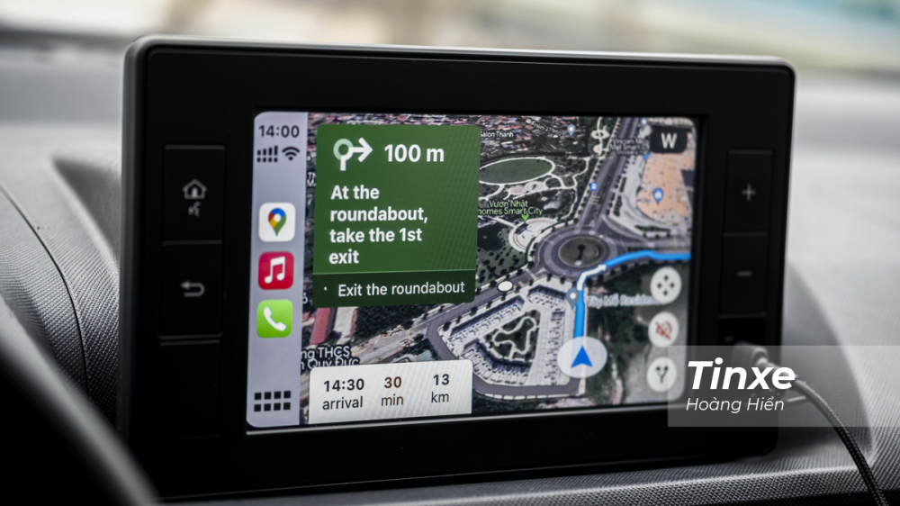 Màn hình giải trí trung tâm 7 inch có tích hợp Apple Car Play. Màn hình giải trí trung tâm 7 inch có tích hợp Apple Car Play.