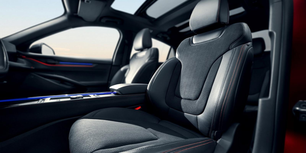 Ghế thể thao của Ford Mondeo 2022 bản ST-Line