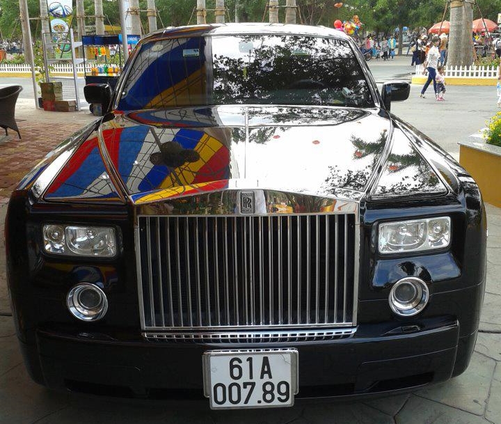 Cận cảnh Rolls-Royce Phantom từng thuộc sở hữu của vợ chồng b&agrave; Nguyễn Phương Hằng