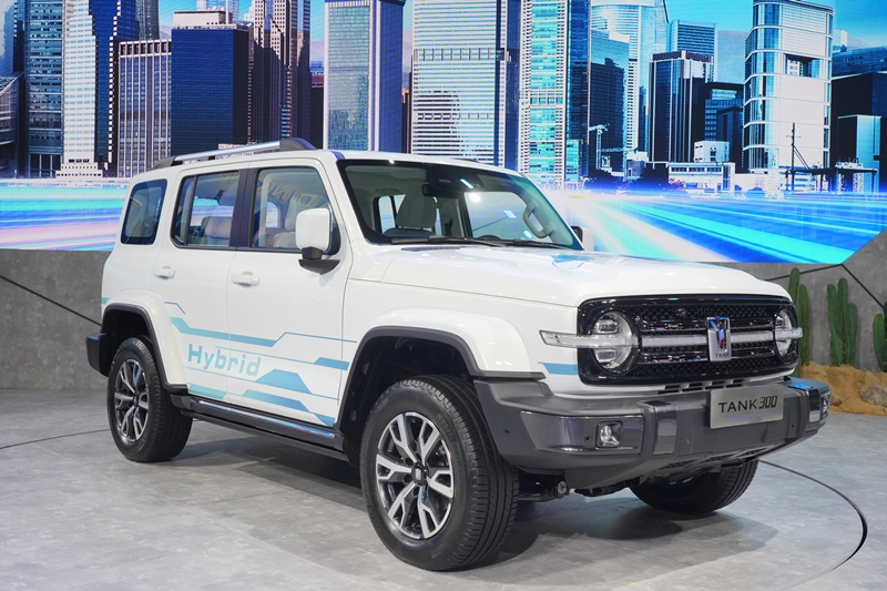 Thiết kế đầu xe của TANK 300 2022 kh&aacute; giống với Ford Bronco