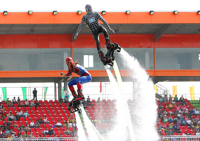 Màn trình diễn Jet-Ski & Fly-Board đầy ấn tượng Màn trình diễn Jet-Ski & Fly-Board đầy ấn tượng