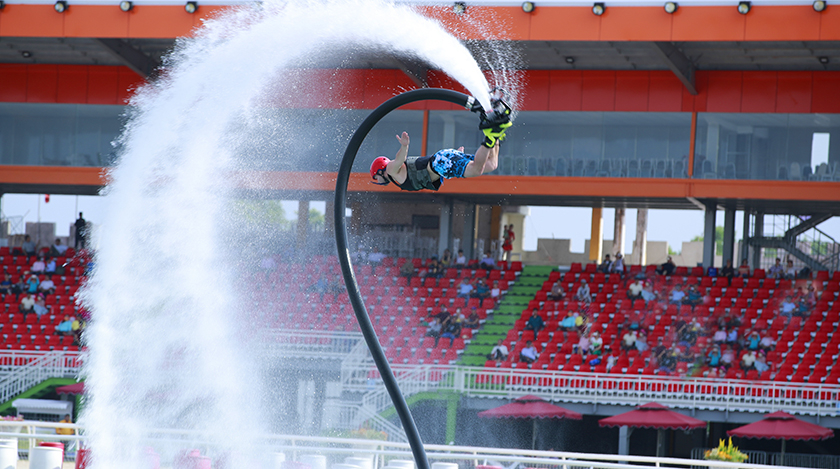 Màn trình diễn Jet-Ski & Fly-Board đầy ấn tượng Màn trình diễn Jet-Ski & Fly-Board đầy ấn tượng