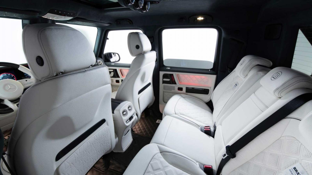 Nội thất ph&iacute;a sau của Brabus 800 Adventure XLP Superwhite