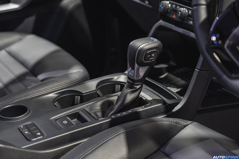 Cần số của Ford Everest Sport 2022
