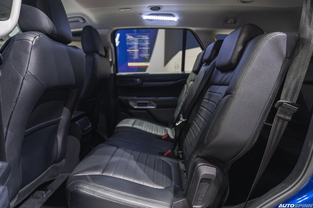 Ghế của Ford Everest Sport 2022 được bọc bằng da tổng hợp