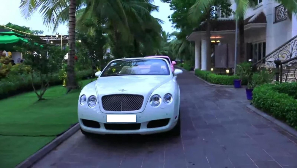 Bentley Continental GTC có thời gian đóng mở mui từ 15 đến 17 giây