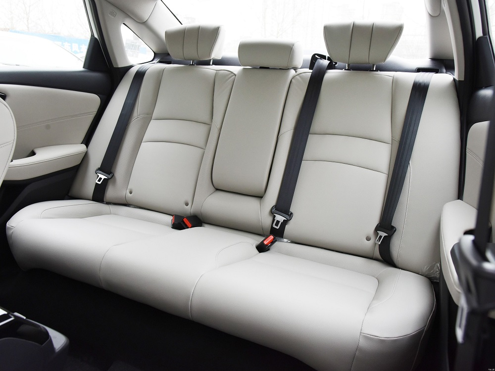 H&agrave;ng ghế sau kh&aacute; rộng r&atilde;i của Honda Envix 2022
