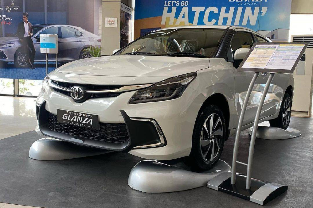 Cận cảnh xe gi&aacute; rẻ Toyota Glanza 2022 tại đại l&yacute;