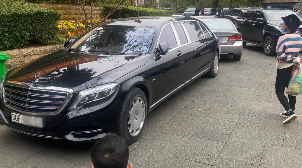 Mercedes-Maybach S600 Pullman của &ocirc;ng Trịnh Văn Quyết