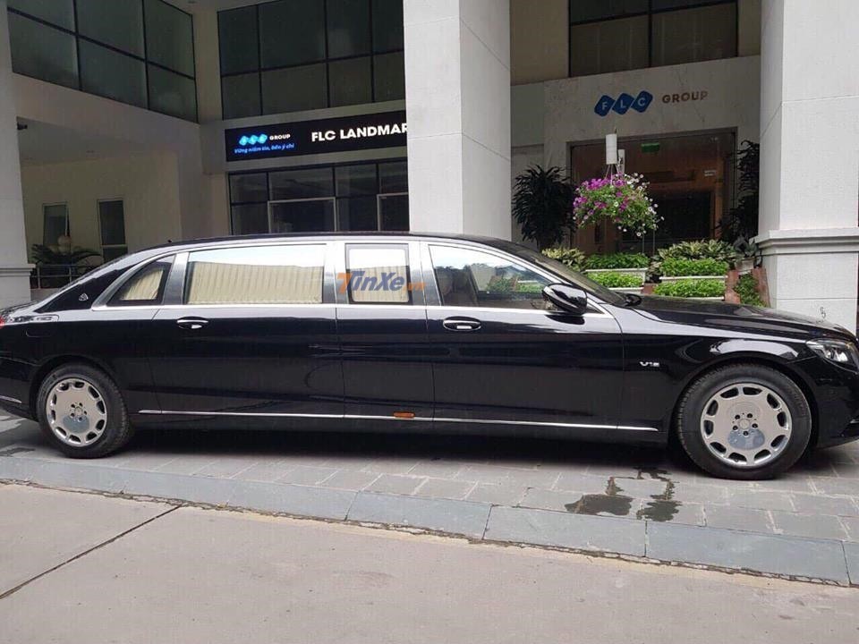 Nhưng &ocirc;ng Trịnh Văn Quyết chơi hẳn Mercedes-Maybach S600 Pullman