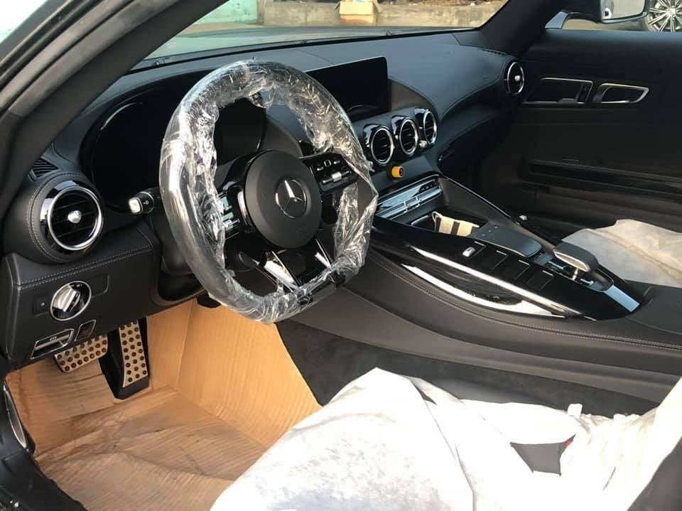 Nội thất si&ecirc;u xe Mercedes-AMG GT R từng của Cường Đ&ocirc;-la