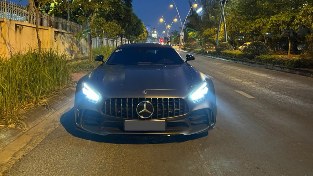 Thiết kế đầu xe Mercedes-AMG GT R