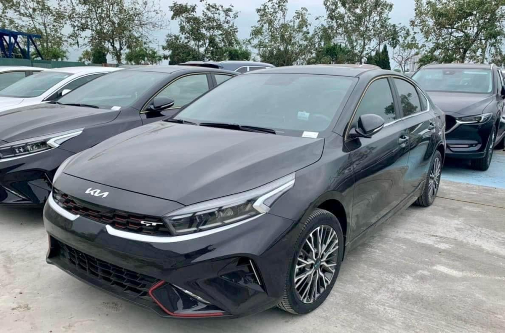 H&igrave;nh ảnh thực tế của Kia K3 GT 2022 tại đại l&yacute;.