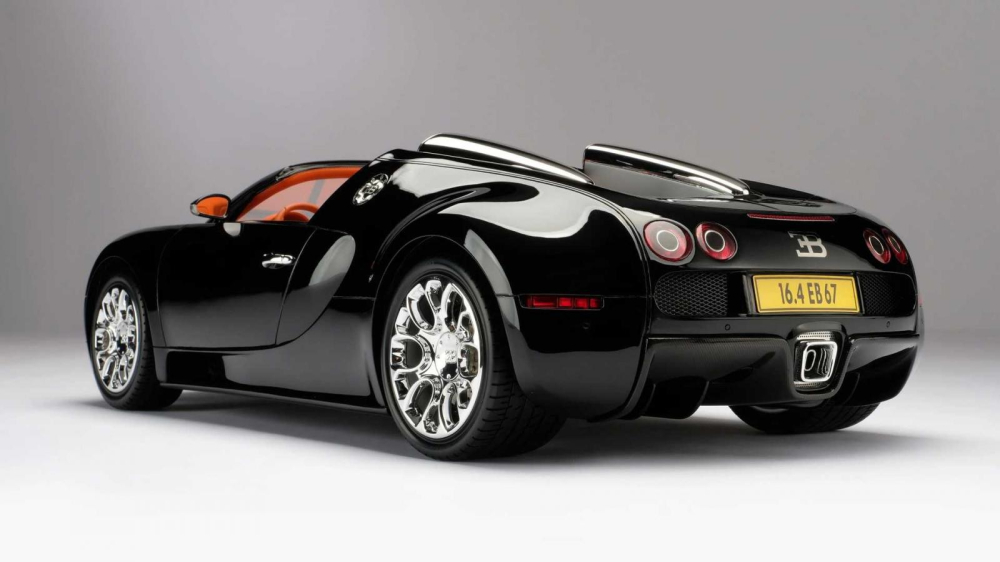 Ph&iacute;a sau của Amalgam Bugatti Veyron 16.4 Grand Sport Limited Edition