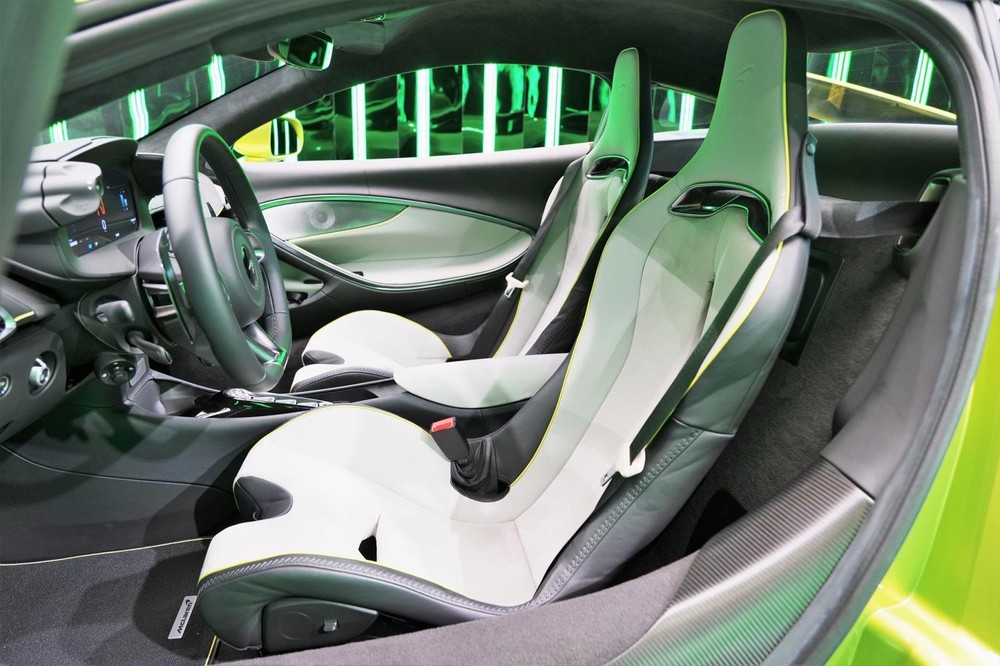 Nội thất siêu xe McLaren Artura