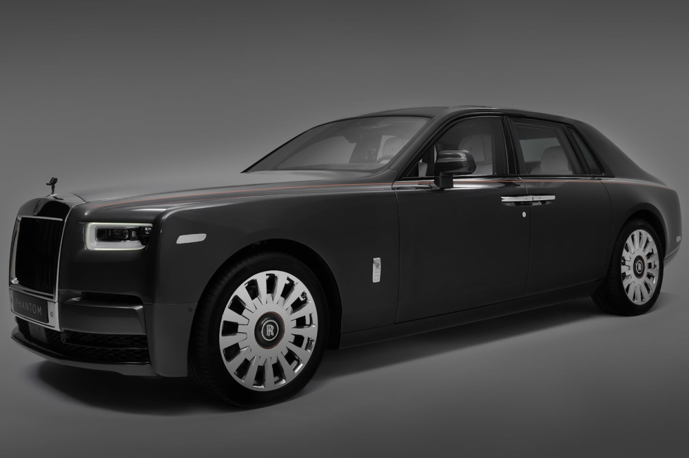 Phía trước của chiếc Rolls-Royce Phantom với Carbon Veil Gallery