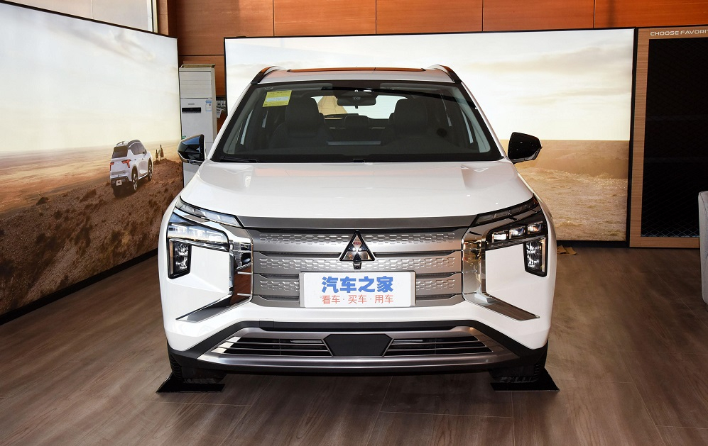 Cận cảnh đầu xe của Mitsubishi Airtrek EV 2022