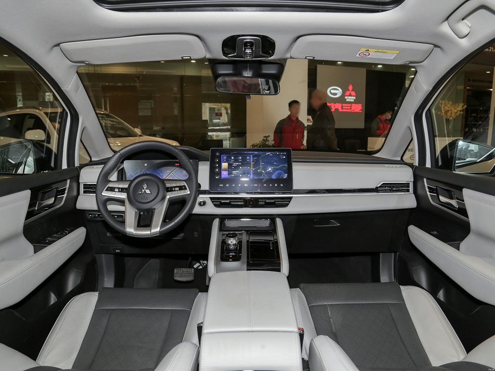Nội thất bên trong Mitsubishi Airtrek EV 2022