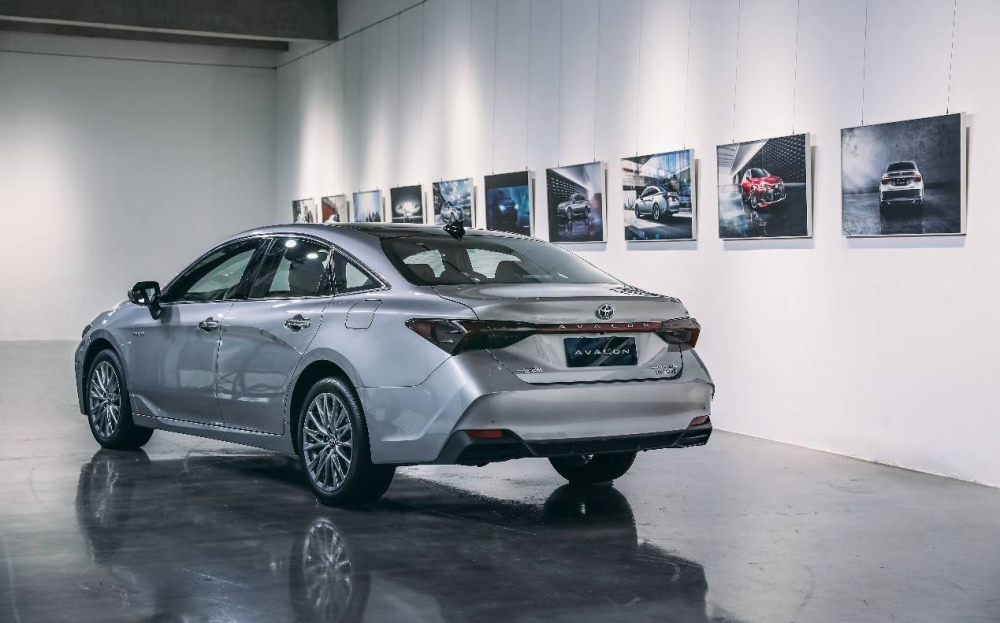 Thiết kế đằng sau của Toyota Avalon 2022 không có gì mới Thiết kế đằng sau của Toyota Avalon 2022 không có gì mới