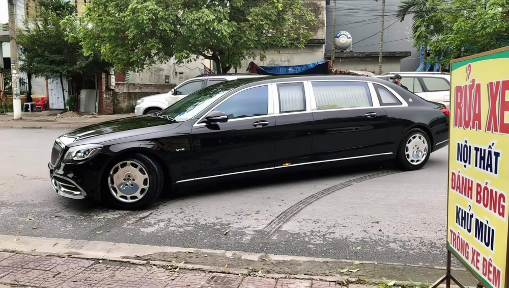 Mercedes-Maybach S650 Pullman đầu tiên về nước định cư ở Quảng Ninh Mercedes-Maybach S650 Pullman đầu tiên về nước định cư ở Quảng Ninh
