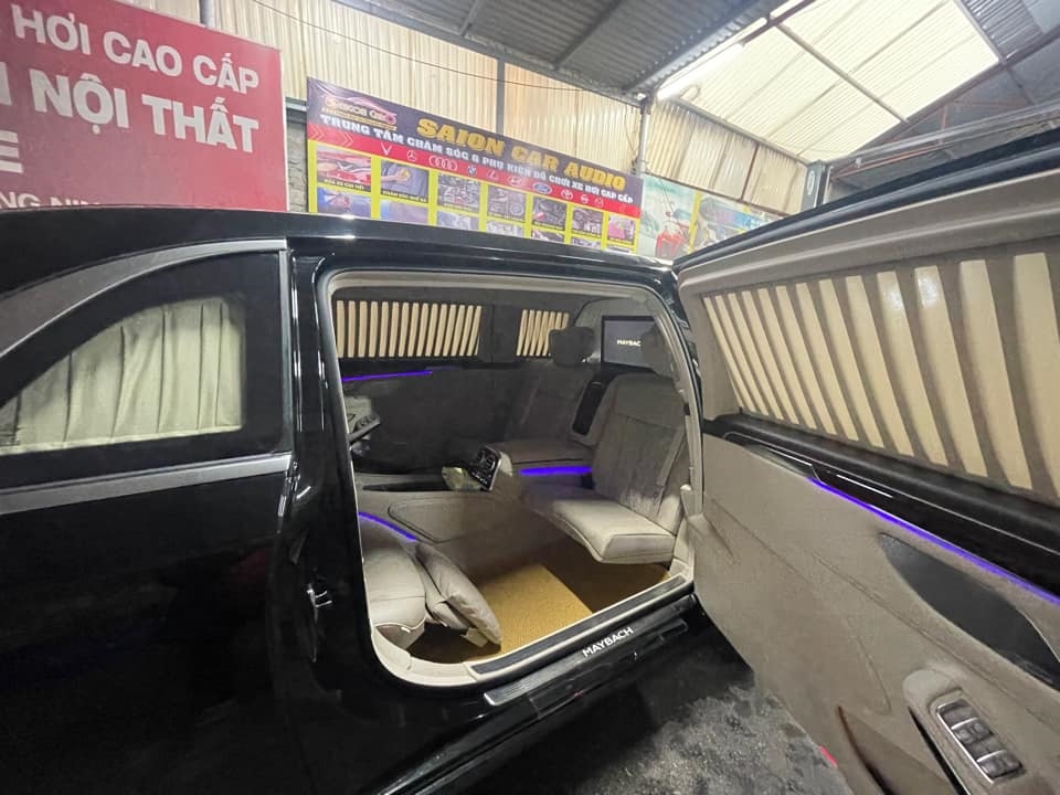 Nội thất của xe Mercedes-Maybach S650 Pullman Nội thất của xe Mercedes-Maybach S650 Pullman