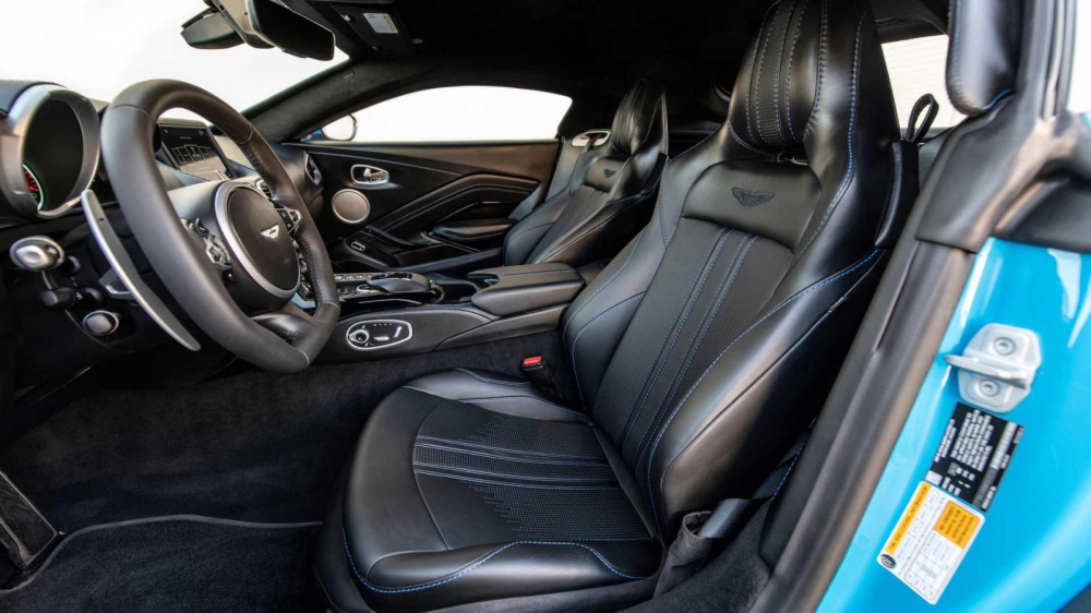 Nội thất của Aston Martin Vantage bọc giáp AddArmor