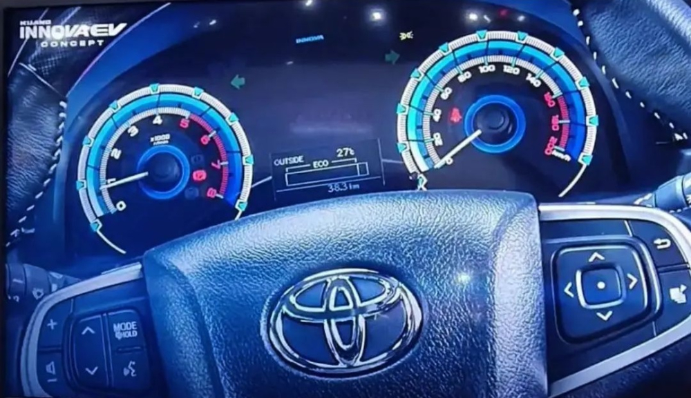 Bảng đồng hồ của Toyota Innova EV