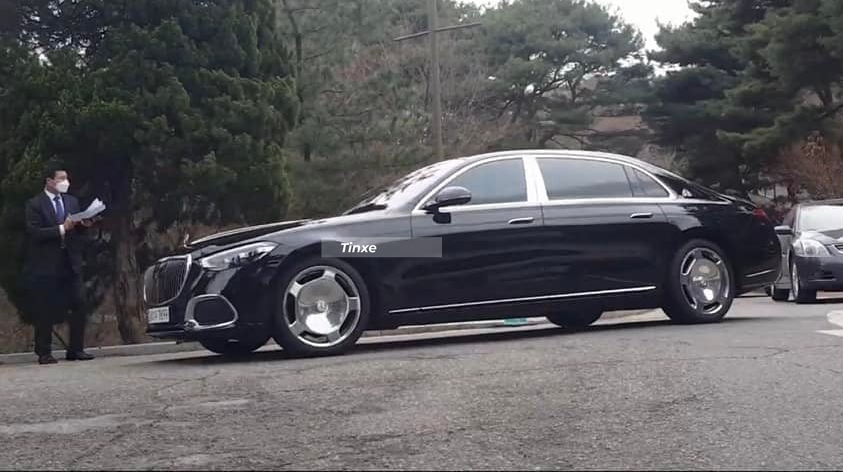 Dòng xe siêu sang Mercedes-Maybach S-Class thế hệ mới đang nhận được rất nhiều sự quan tâm của đại gia Hàn Quốc và các nhà giàu Việt cũng rất yêu thích dòng xe này. Ước tính có trên 10 chiếc xe Mercedes-Maybach S-Class 2022 được mang về nước chủ yếu với 2 phiên bản là S580 và S680. Dòng xe siêu sang Mercedes-Maybach S-Class thế hệ mới đang nhận được rất nhiều sự quan tâm của đại gia Hàn Quốc và các nhà giàu Việt cũng rất yêu thích dòng xe này. Ước tính có trên 10 chiếc xe Mercedes-Maybach S-Class 2022 được mang về nước chủ yếu với 2 phiên bản là S580 và S680.