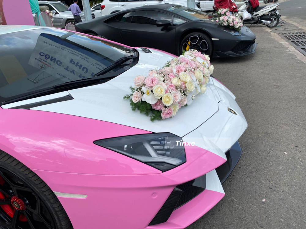 Chiếc siêu xe Lamborghini Aventador LP700-4 này sau khi giảm giá hơn 10 tỷ đồng đã tìm thấy người mua