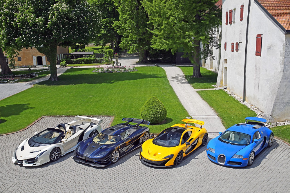 Koenigsegg One:1 đỗ cạnh Lamborghini Veneno Roadster v&agrave; McLaren P1 c&ugrave;ng Bugatti Veyron