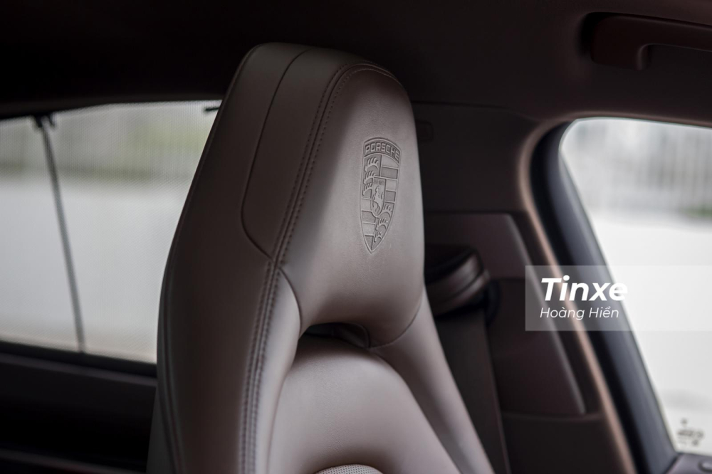 Những chi tiết chau chuốt dù nhỏ nhưng đều mang đến những giá trị lớn cho chủ nhân của chiếc xe. Những chi tiết chau chuốt dù nhỏ nhưng đều mang đến những giá trị lớn cho chủ nhân của chiếc xe.