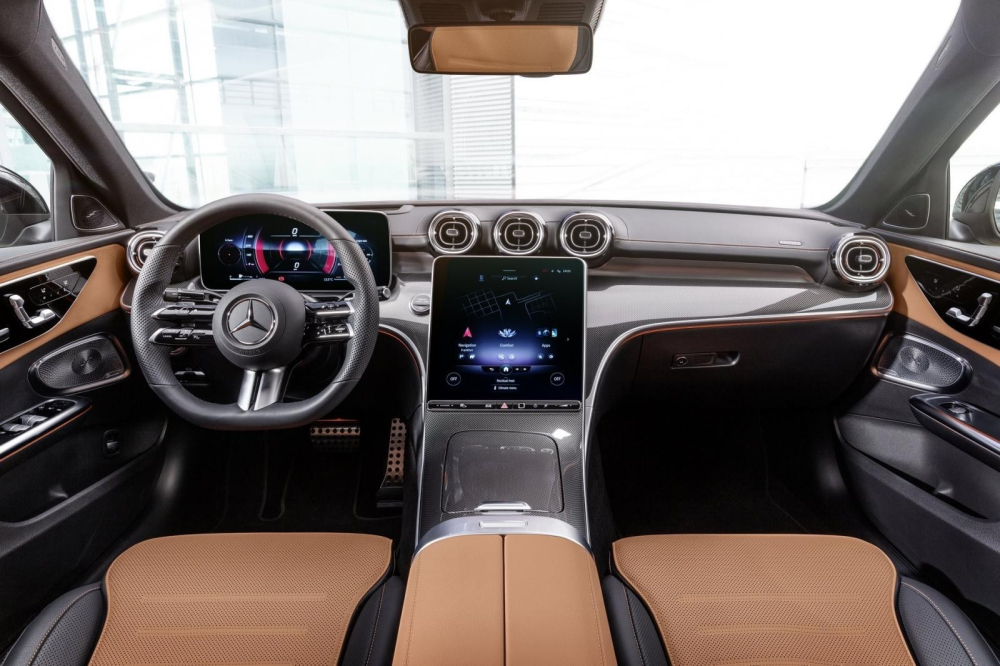 Nội thất của Mercedes-Benz C 300 AMG 2022.