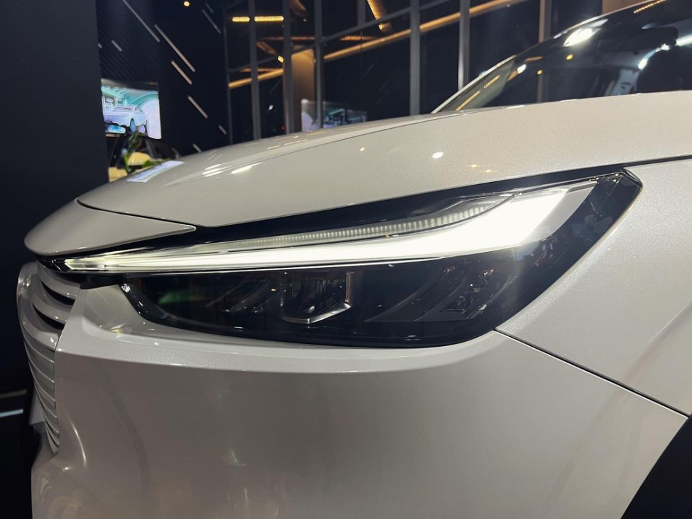 Đèn pha với dải đèn LED định vị ban ngày của Honda HR-V 2022