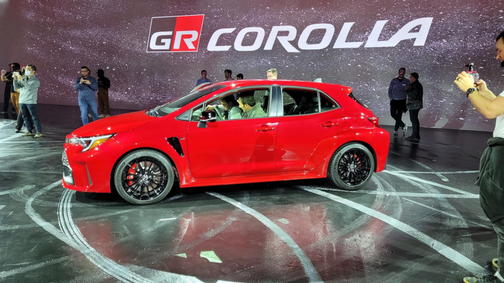 Toyota GR Corolla 2023 d&ugrave;ng v&agrave;nh 18 inch