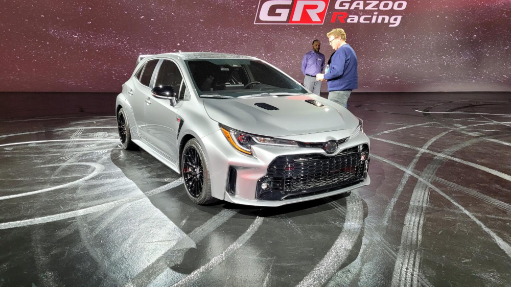 Toyota GR Corolla 2023 d&ugrave;ng động cơ xăng 3 xi-lanh sản xuất thương mại mạnh nhất thế giới