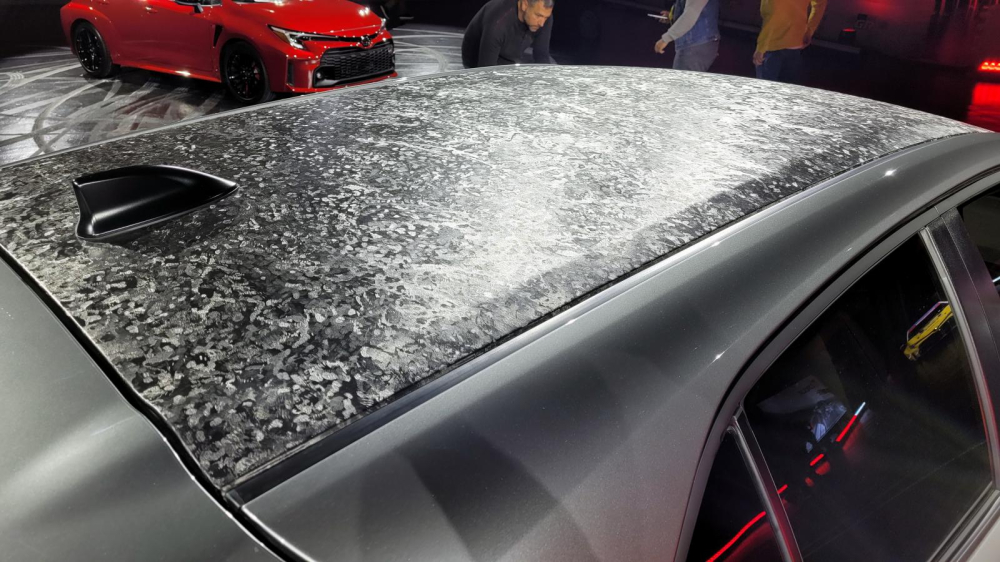 N&oacute;c bằng sợi carbon của Toyota GR Corolla Circuit Edition 2023