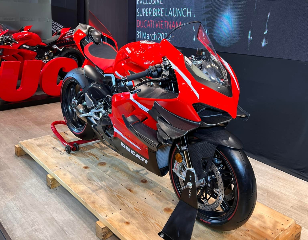 Cận cảnh si&ecirc;u m&ocirc; t&ocirc; Ducati Superleggera V4 độc nhất Việt Nam của Minh Nhựa