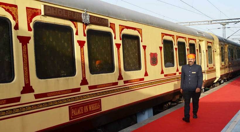 T&agrave;u Palace on Wheels