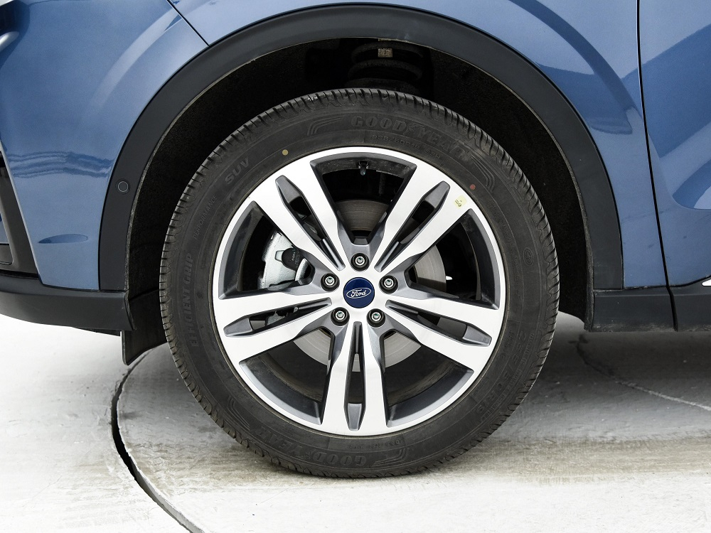 V&agrave;nh la-zăng của Ford Equator Sport 2022 