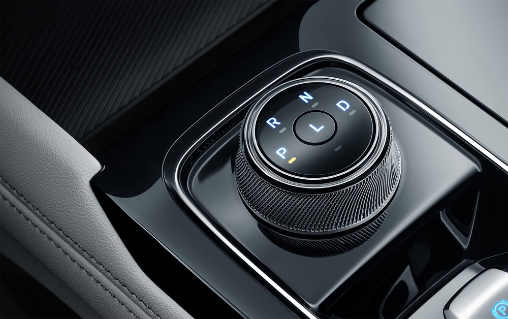 N&uacute;m xoay chuyển số của Ford Equator Sport 2022